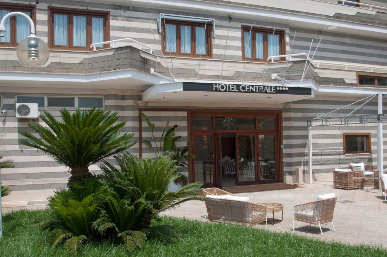 Hotel Centrale Sabaudia Exterior photo