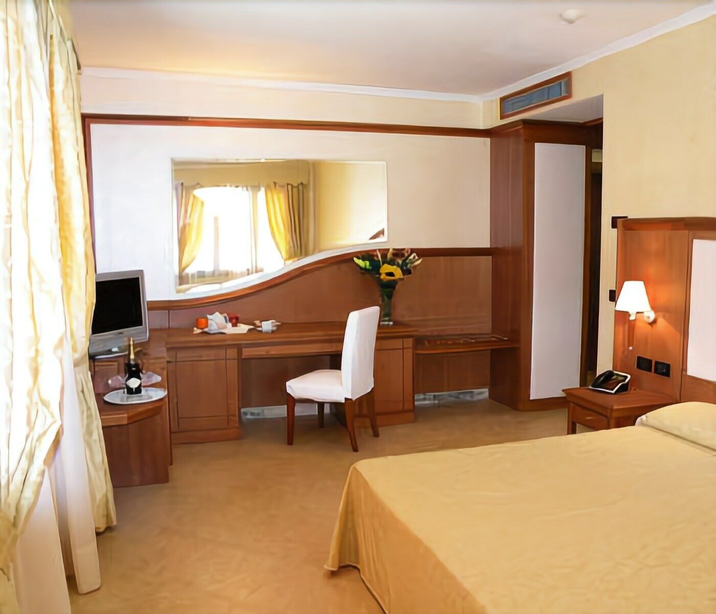 Hotel Centrale Sabaudia Exterior photo